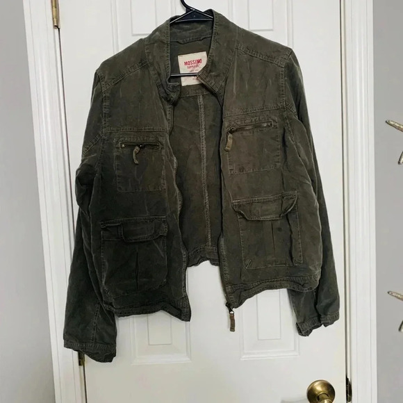 🌟Army Green Bomber Jacket🌟 - Picture 1 of 5